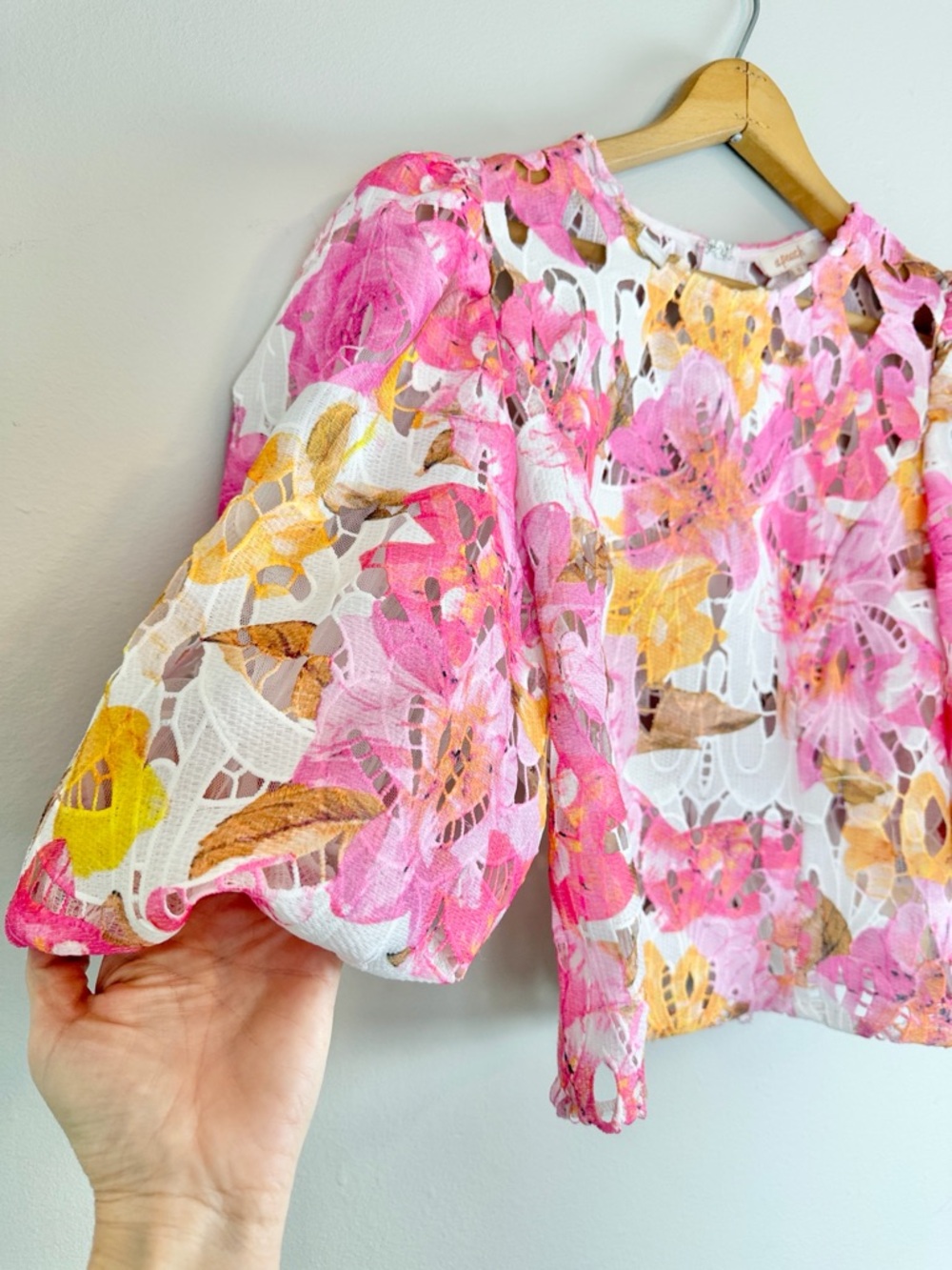 A Peach Pink Orange Floral Zip Back Puff Sleeve Women’s Small